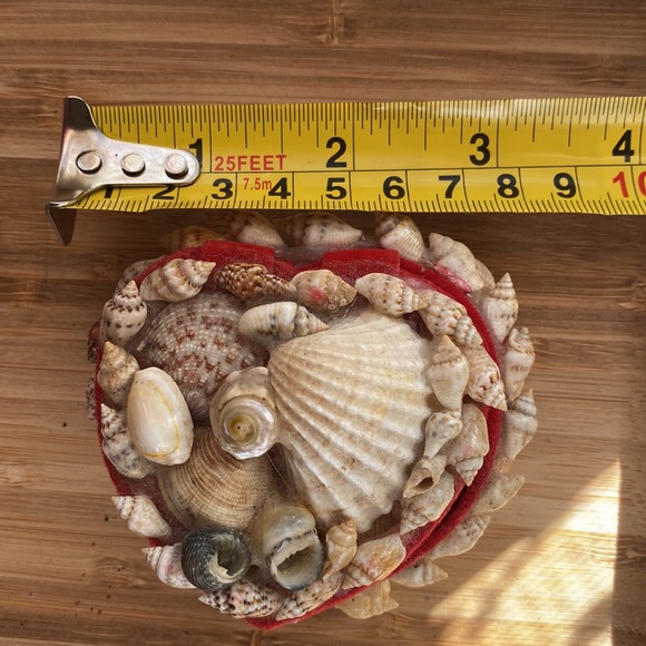 Vintage heart shaped shell trinket or jewellery box made of sea shells - Picture 11 of 11
